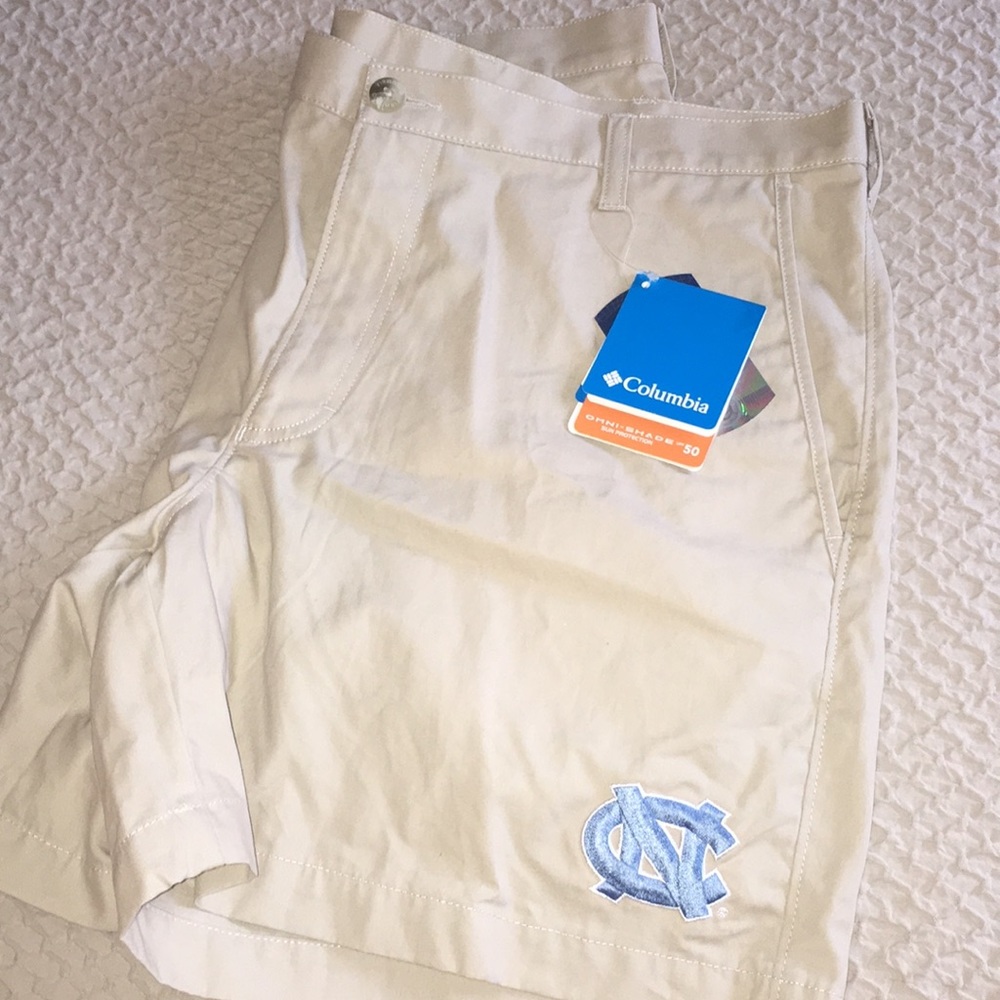 Men’s UNC Columbia Shorts 36W 6L